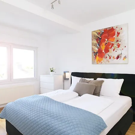 Victoria City And Koe Apartments 4*