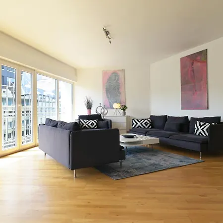 Victoria City And Koe Apartments 4*