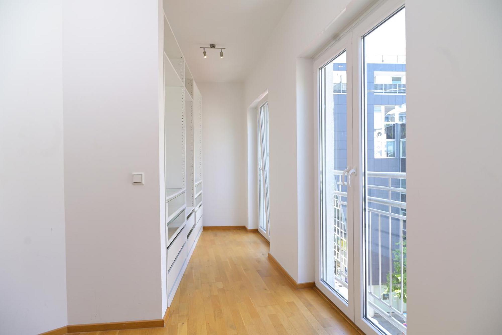 Victoria And Koe Aparthotel 4*